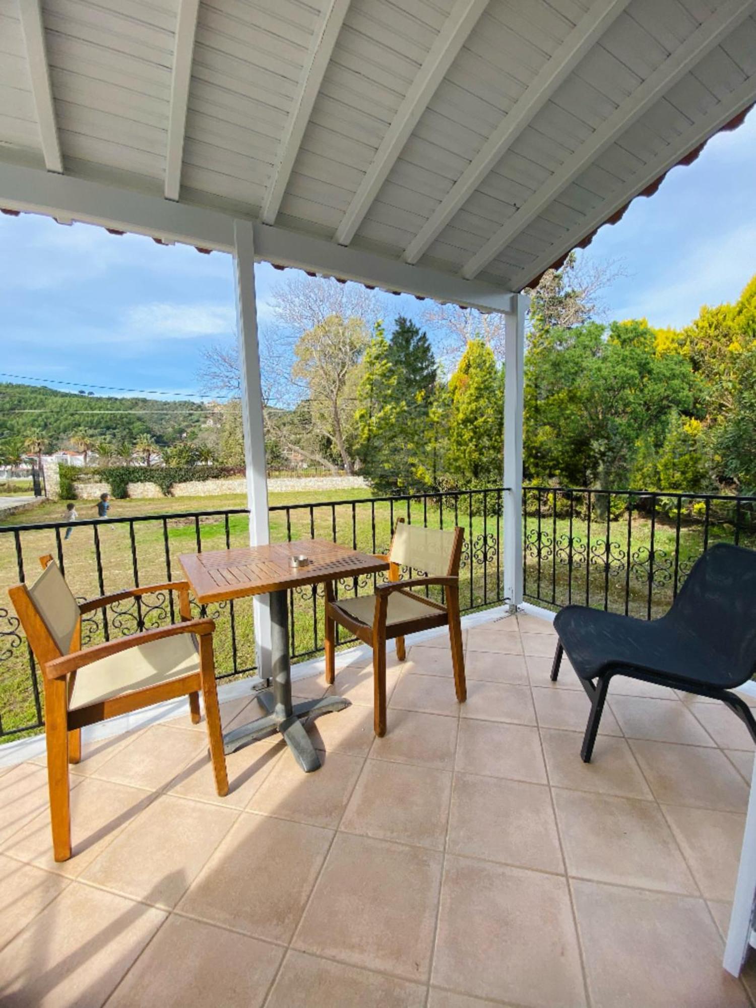 Calma Cottage Skiathos-stad Buitenkant foto